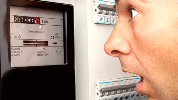 Die Strompreise bleiben trotz Wegfall der EEG-Umlage hoch